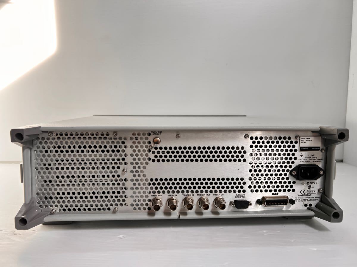 Agilent E4420B Signal Generator [k1174411894]