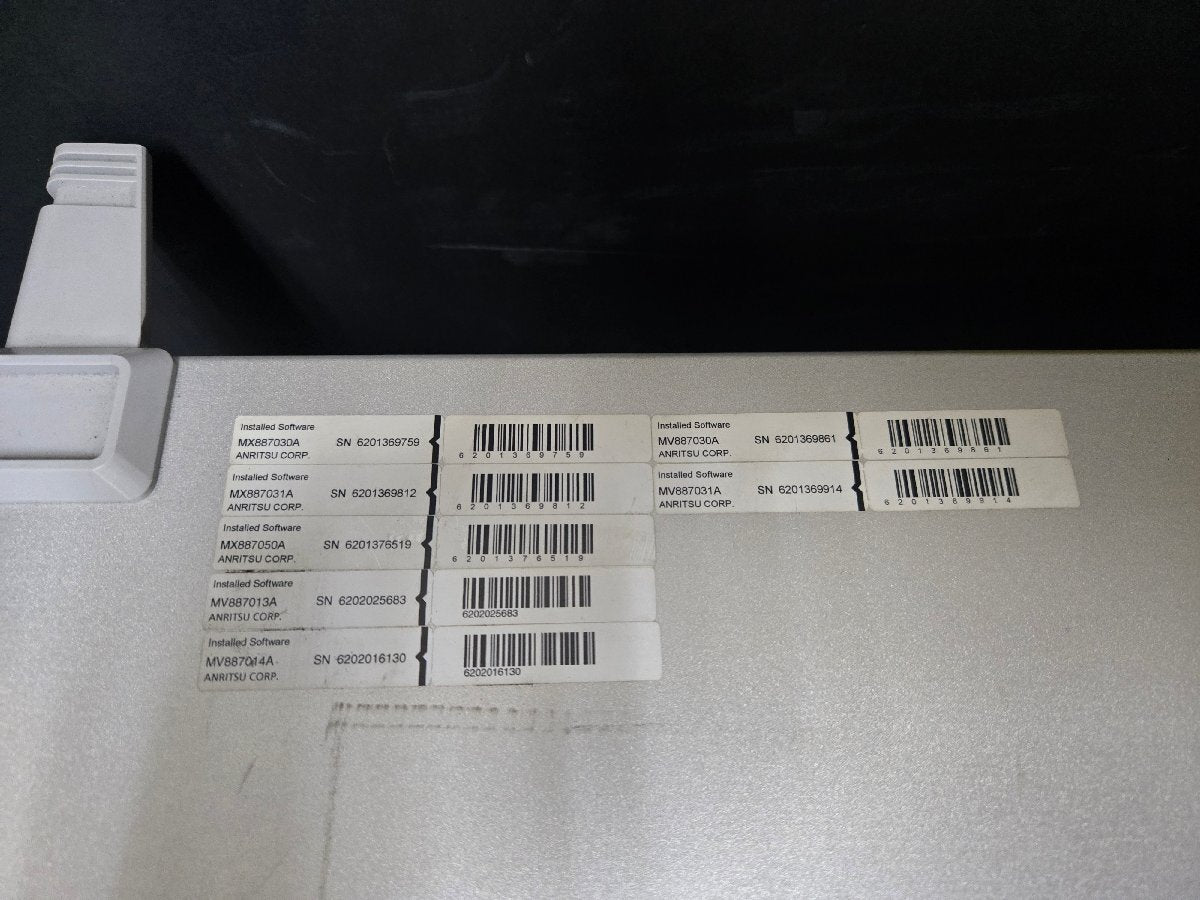 Anritsu MT8870A Universal Wireless Test Set with 4x MU887000A [w1179685329]