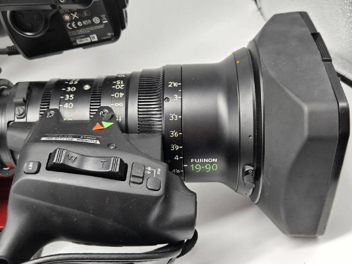 Sony PMW-F55 CineAlta 4K Camcorder with Fujinon 19-90mm T2.9 Cinema Lens [l1181635685]