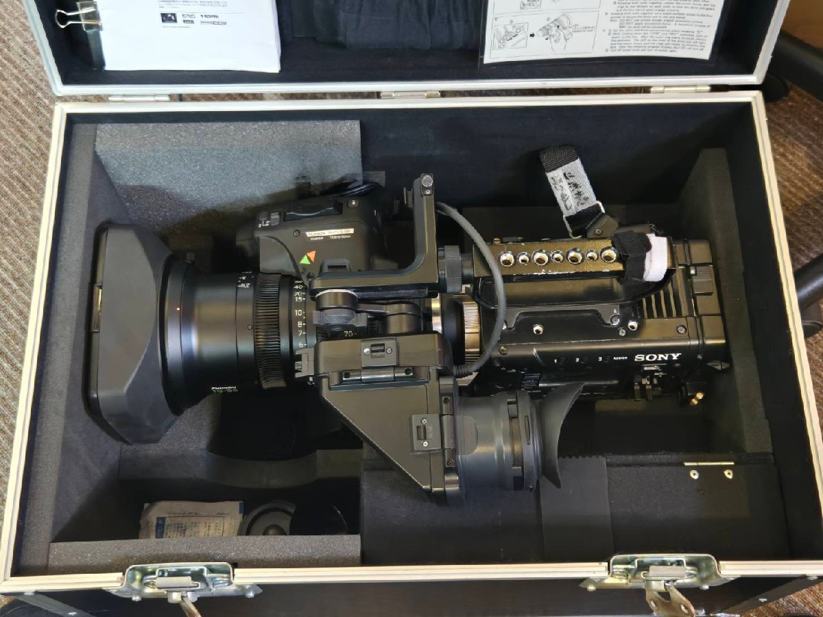 Sony PMW-F55 CineAlta 4K Camcorder with Fujinon 19-90mm T2.9 Cinema Lens [l1181635685]