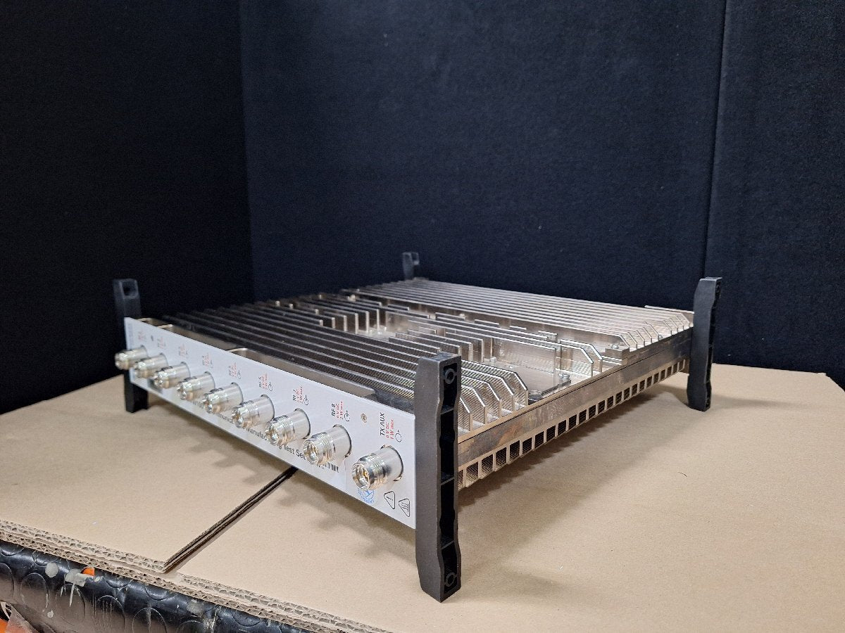 NBC R&S CMW100 Communications Test Set [v1185870464]