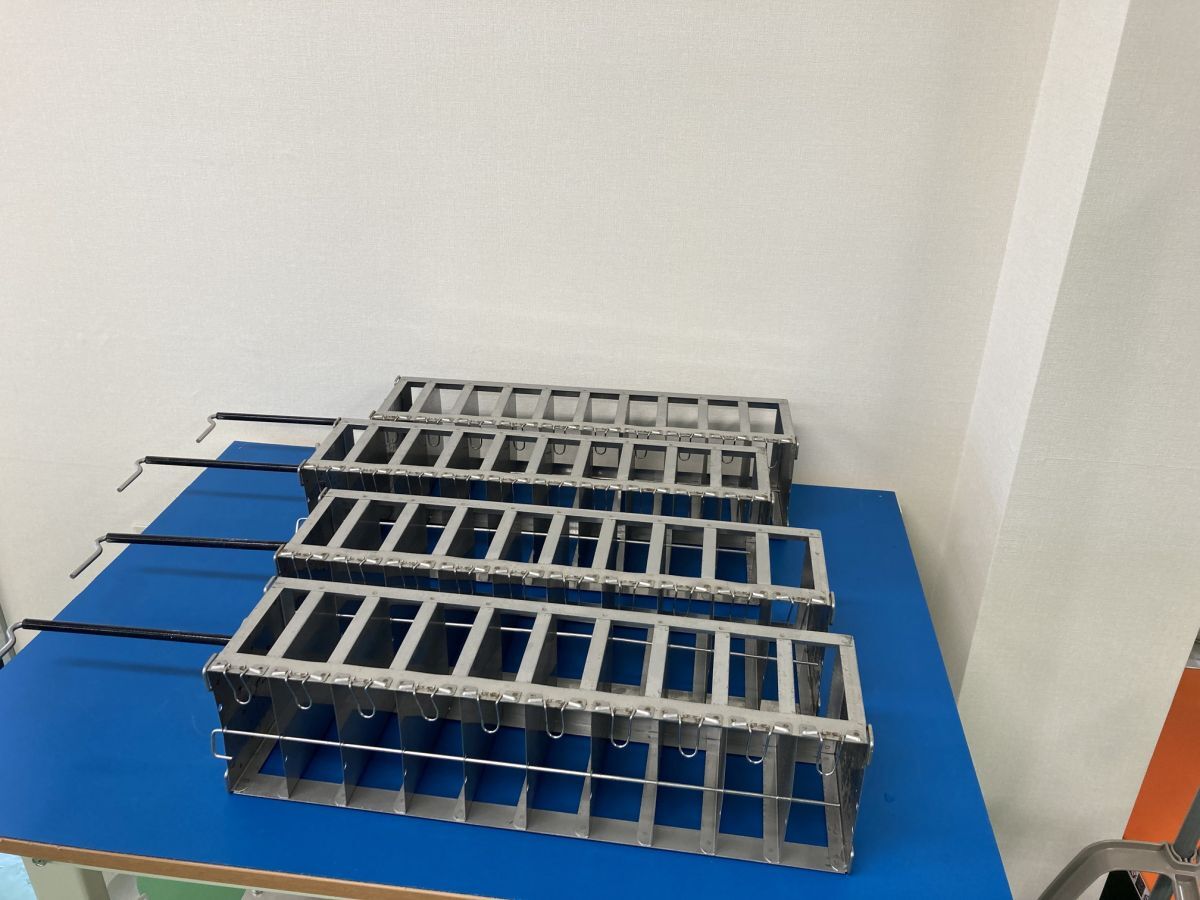 MVE RL-290 Liquid Nitrogen Storage Container 121L 4 Racks Canister [q1186500585]