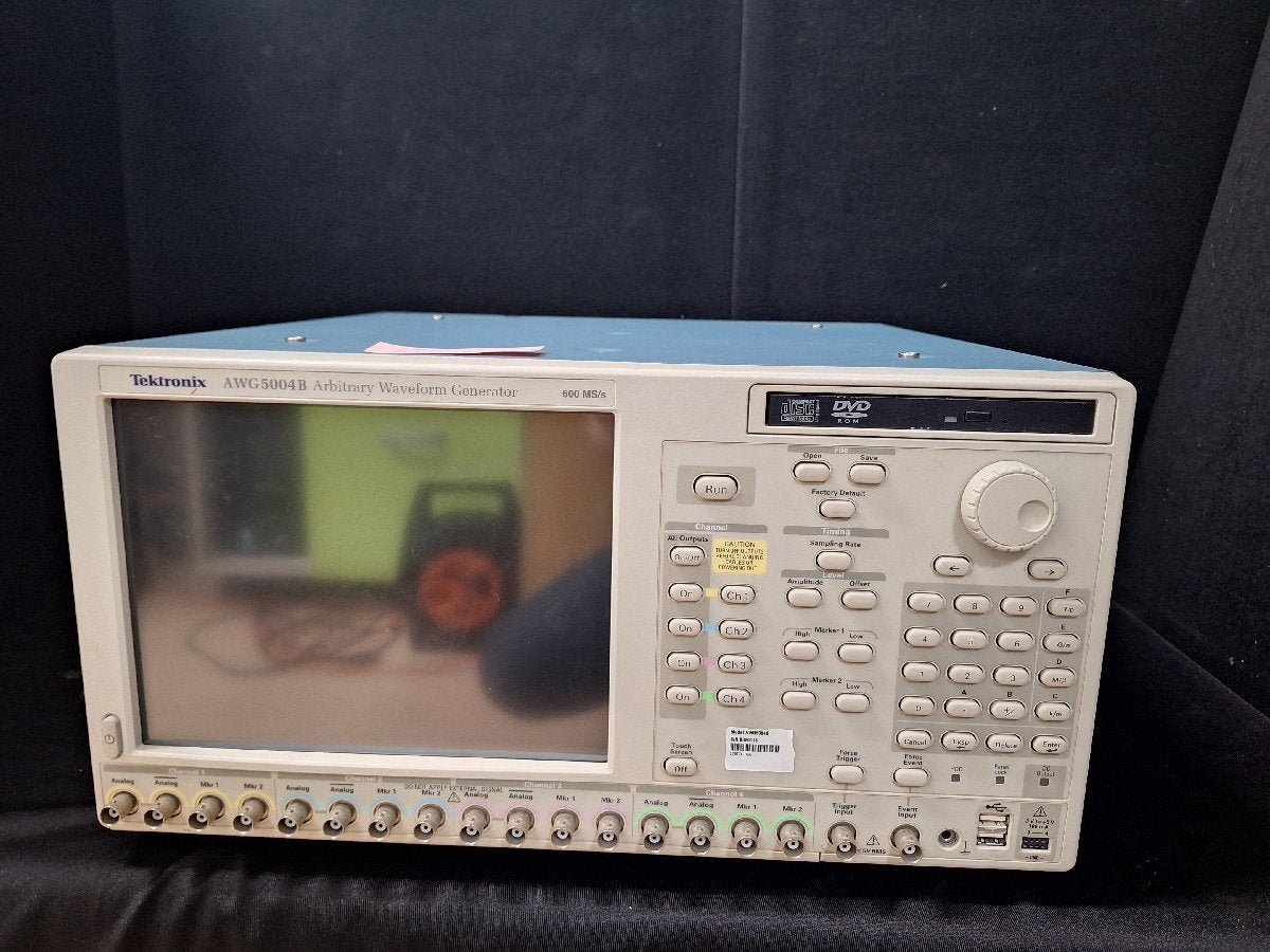 Tektronix AWG5004B Arbitrary Waveform Generator 600MS/s 4ch [j1187615418]