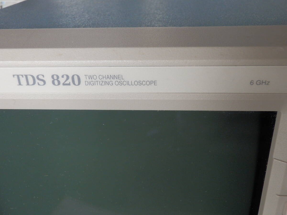 Tektronix TDS820 Digital Sampling Oscilloscope 6GHz 2ch 50Ω Input [r1188136204]