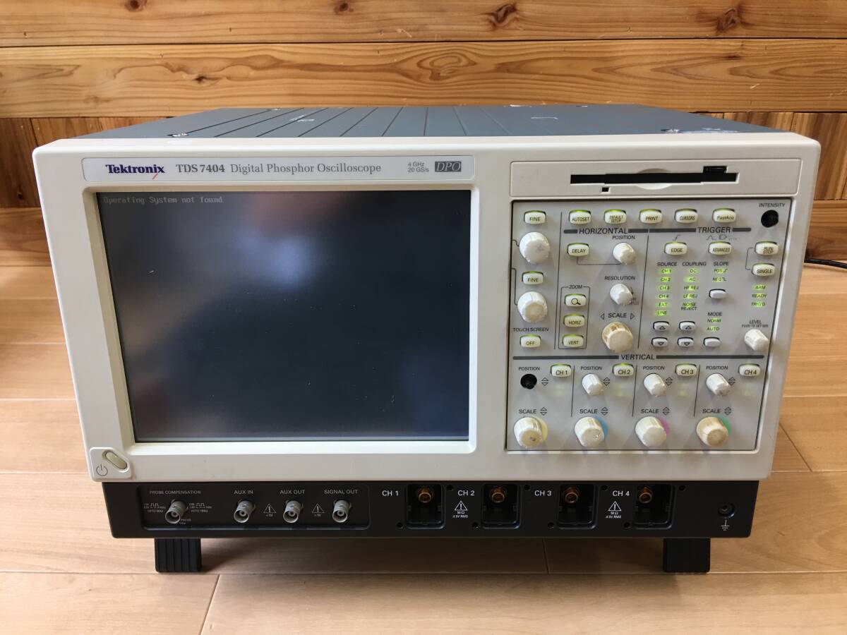 Tektronix TDS7404 Digital Phosphor Oscilloscope 4GHz 20GS/s [u1188972419]
