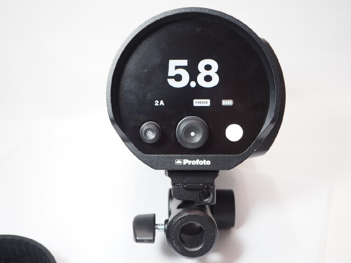 Profoto B10 Strobe with Case [b1189321276]