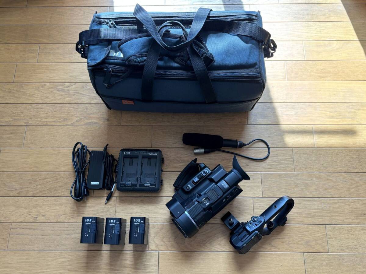 JVC GY-LS300CH 4K Memory Card Camera Recorder [v1191315067]