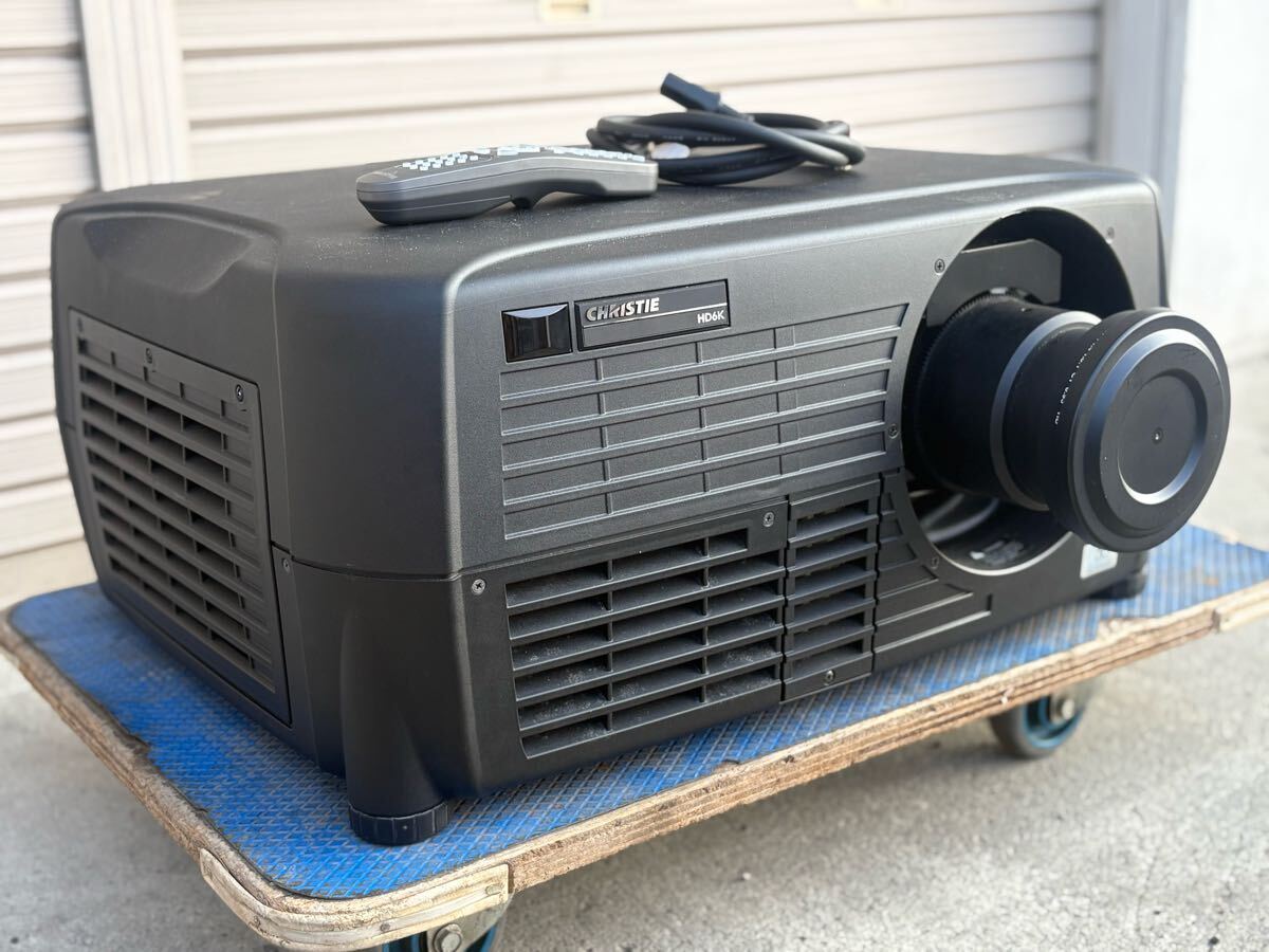 CHRISTIE HD6K Projector with Remote Control and Lens [j1192049953]