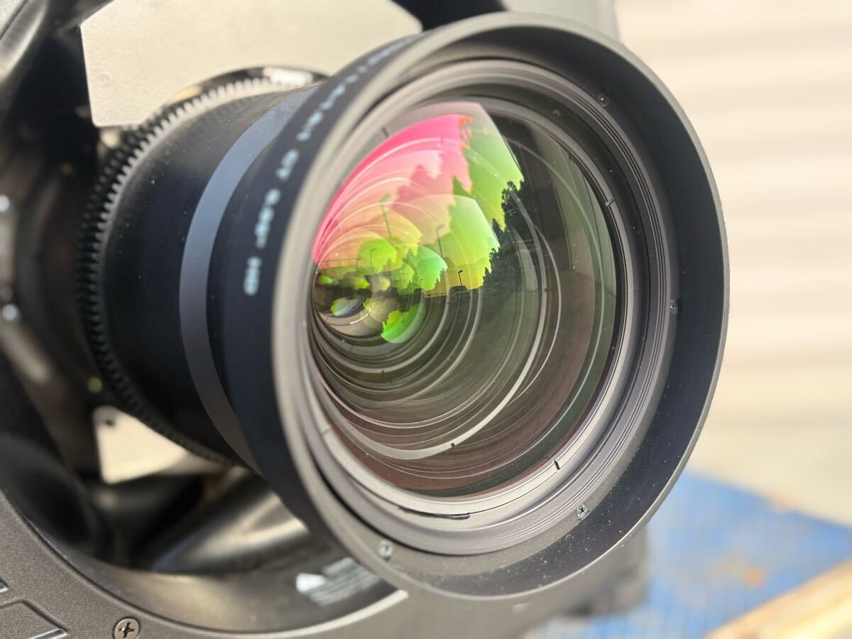 CHRISTIE HD6K Projector with Remote Control and Lens [j1192049953]