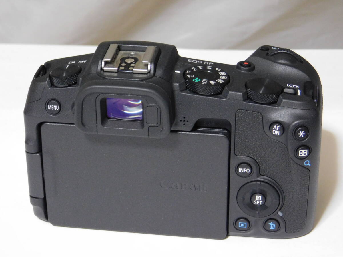 Canon EOS RP Mirrorless Digital Camera [d1192781806]