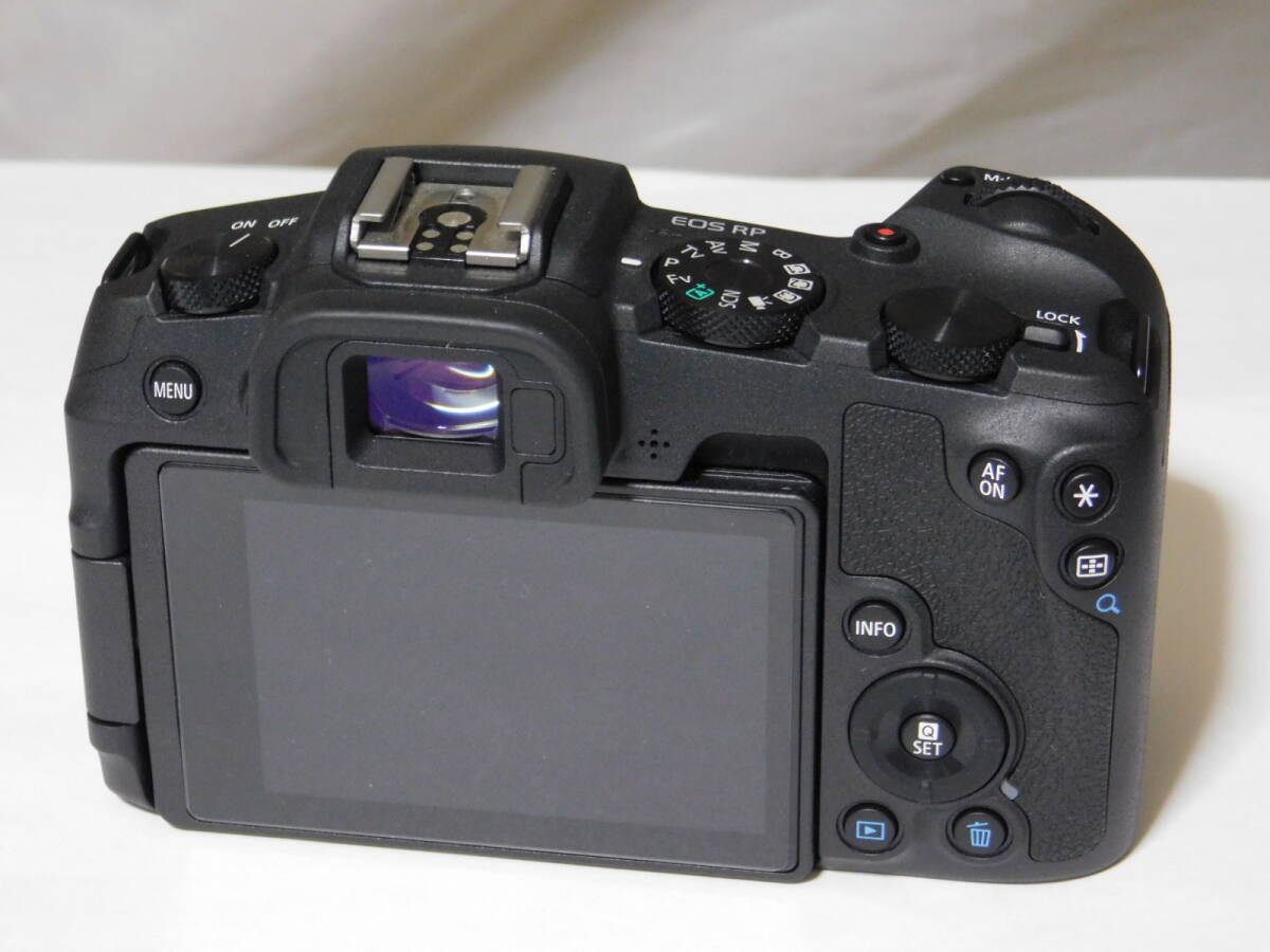 Canon EOS RP Mirrorless Digital Camera [d1192781806]