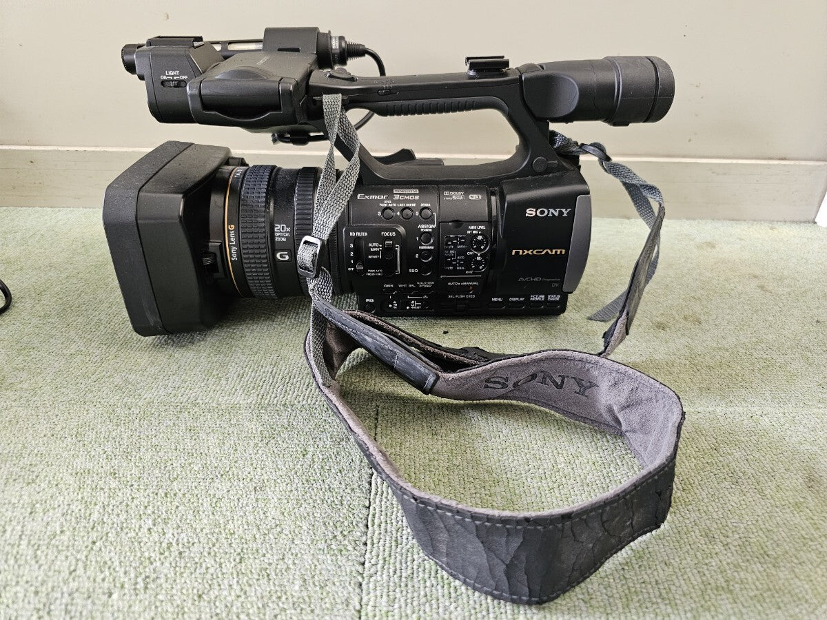 SONY HXR-NX3 NXCAM Camcorder [q1193213646]