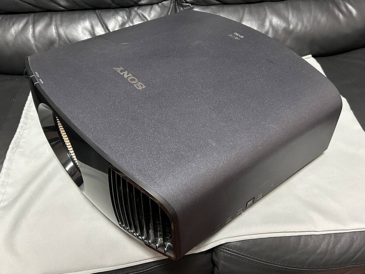 SONY VPL-VW515 4K HDR Projector with 2 TDG-BT500A 3D Glasses [w1194012784]