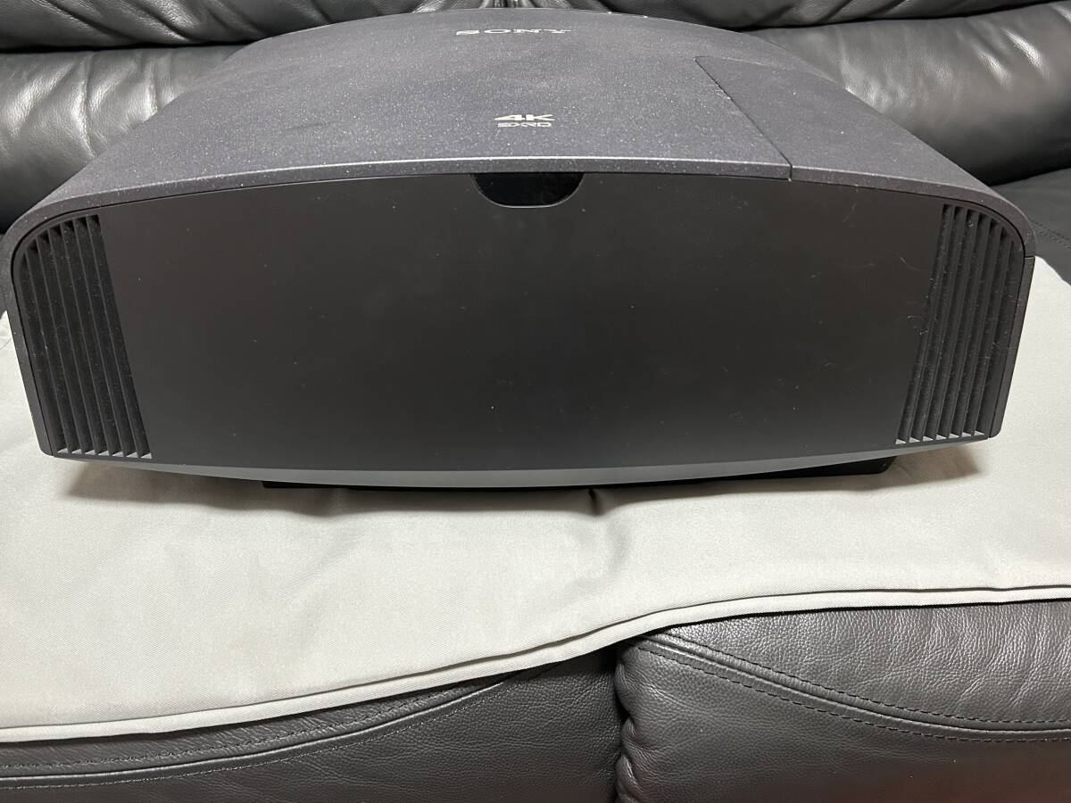 SONY VPL-VW515 4K HDR Projector with 2 TDG-BT500A 3D Glasses [w1194012784]