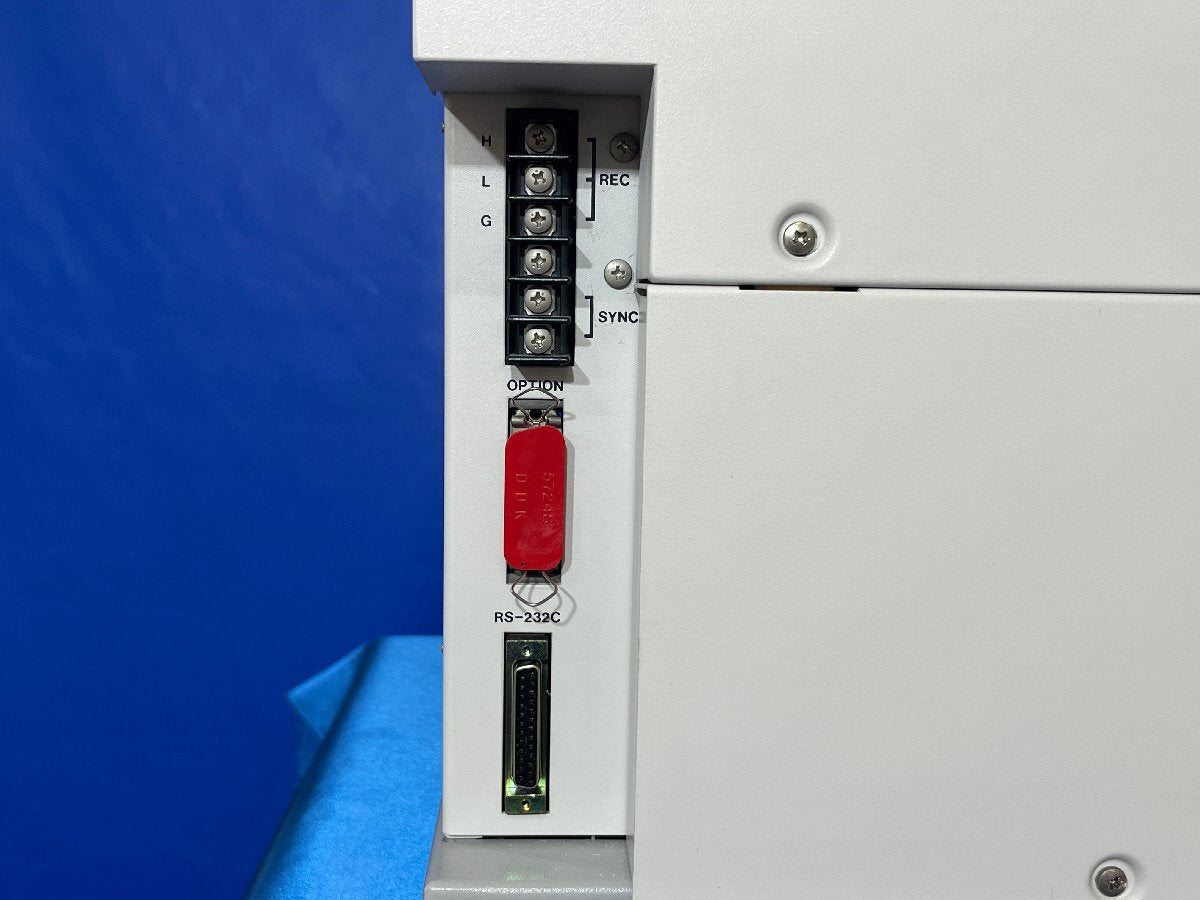 Hitachi U-3310 Spectrophotometer [k1195922004]