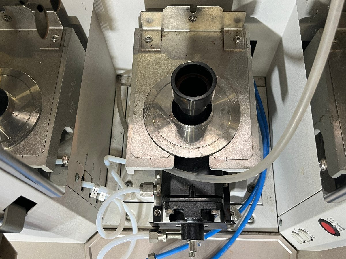 HITACHI Z-2310 Atomic Absorption Spectrophotometer [x1195919931]