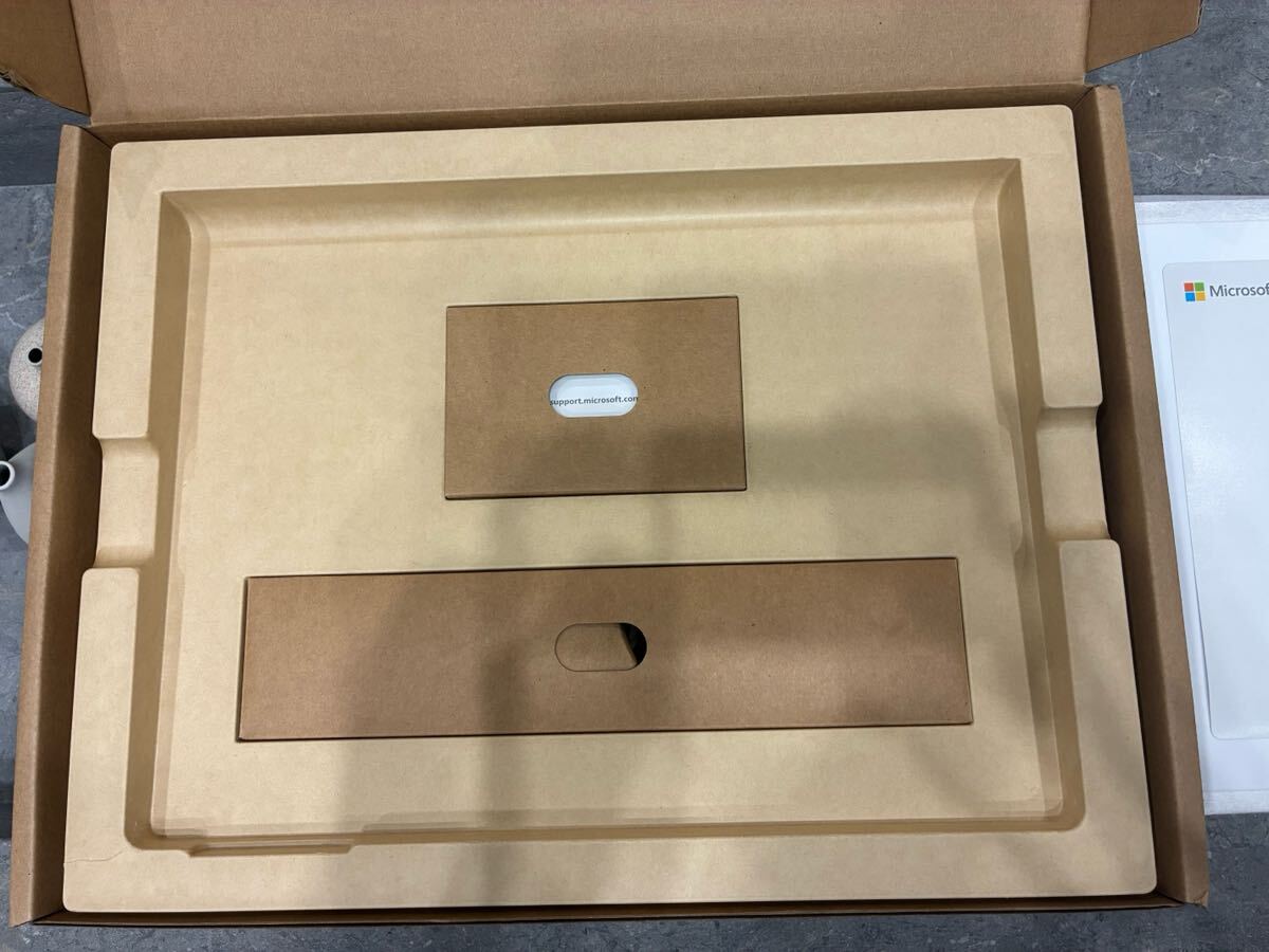 Microsoft Surface Book 3 Limited Edition Laptop with Surface Mouse and Surface Pen - NVIDIA Quadro RTX3000 - Intel i7-1065G7 - 32GB RAM - 512GB SSD [n1195928809]