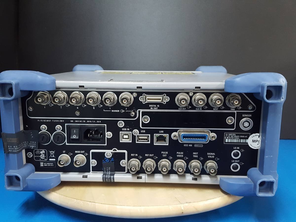 NBC R&S SMBV100A Vector Signal Generator 9kHz to 3.2GHz [q1196891216]