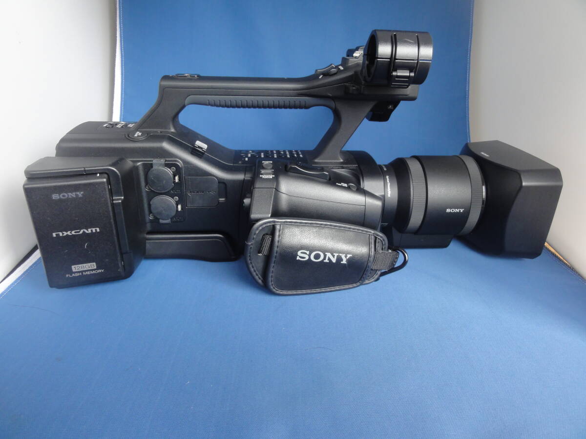 SONY NEX-EA50JH Video Camera with External Media and Charger [c1197347984]