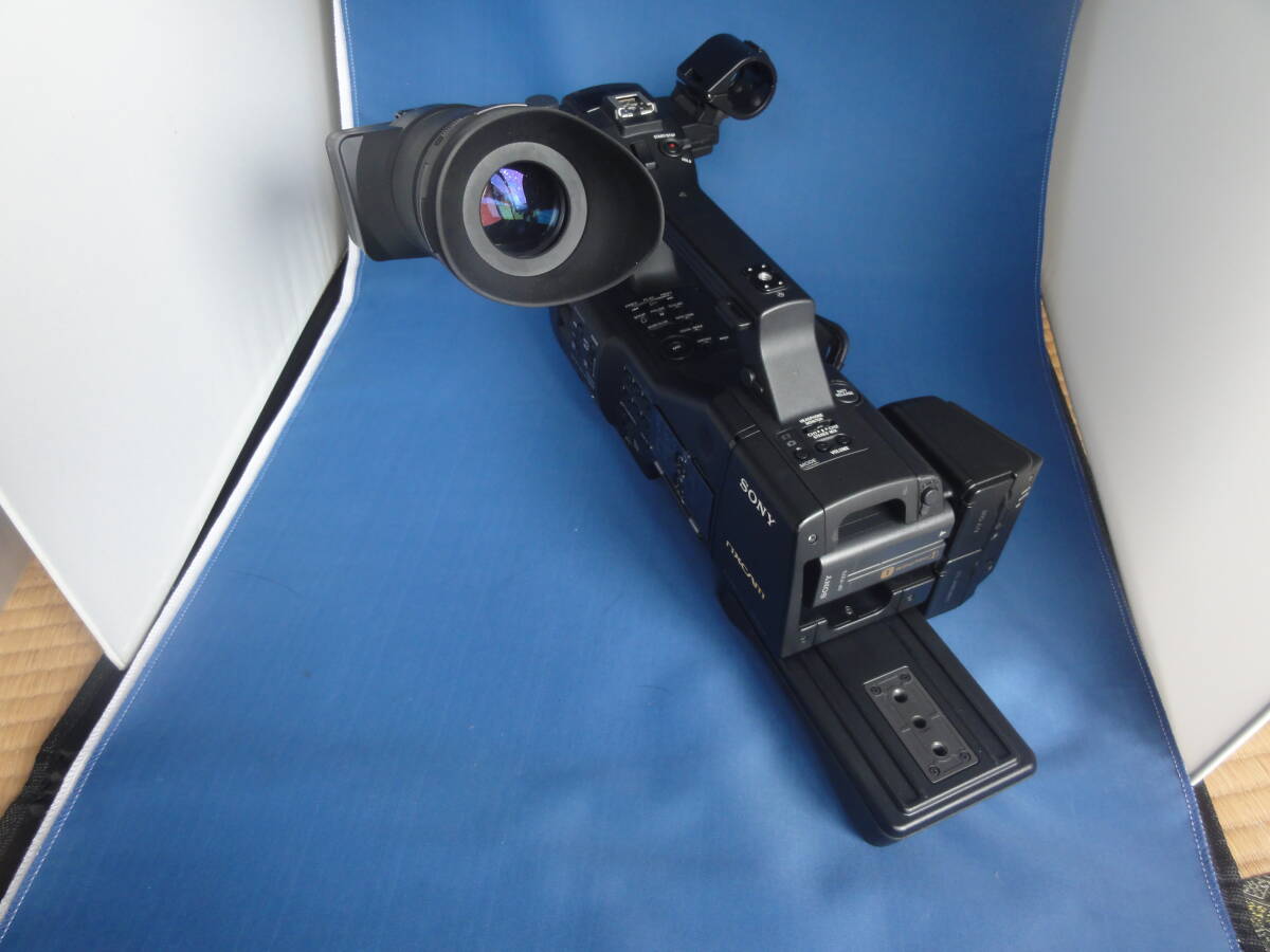 SONY NEX-EA50JH Video Camera with External Media and Charger [c1197347984]