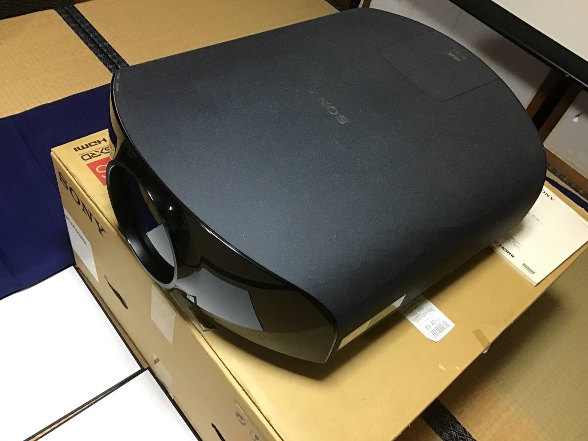 SONY VPL-VW1000ES 4K Projector [n1197607911]