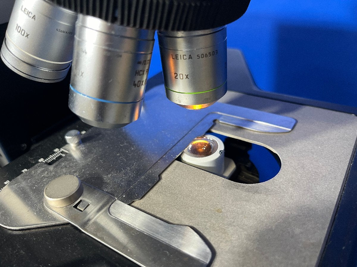 Leica DM2500 Microscope [k1197969614]