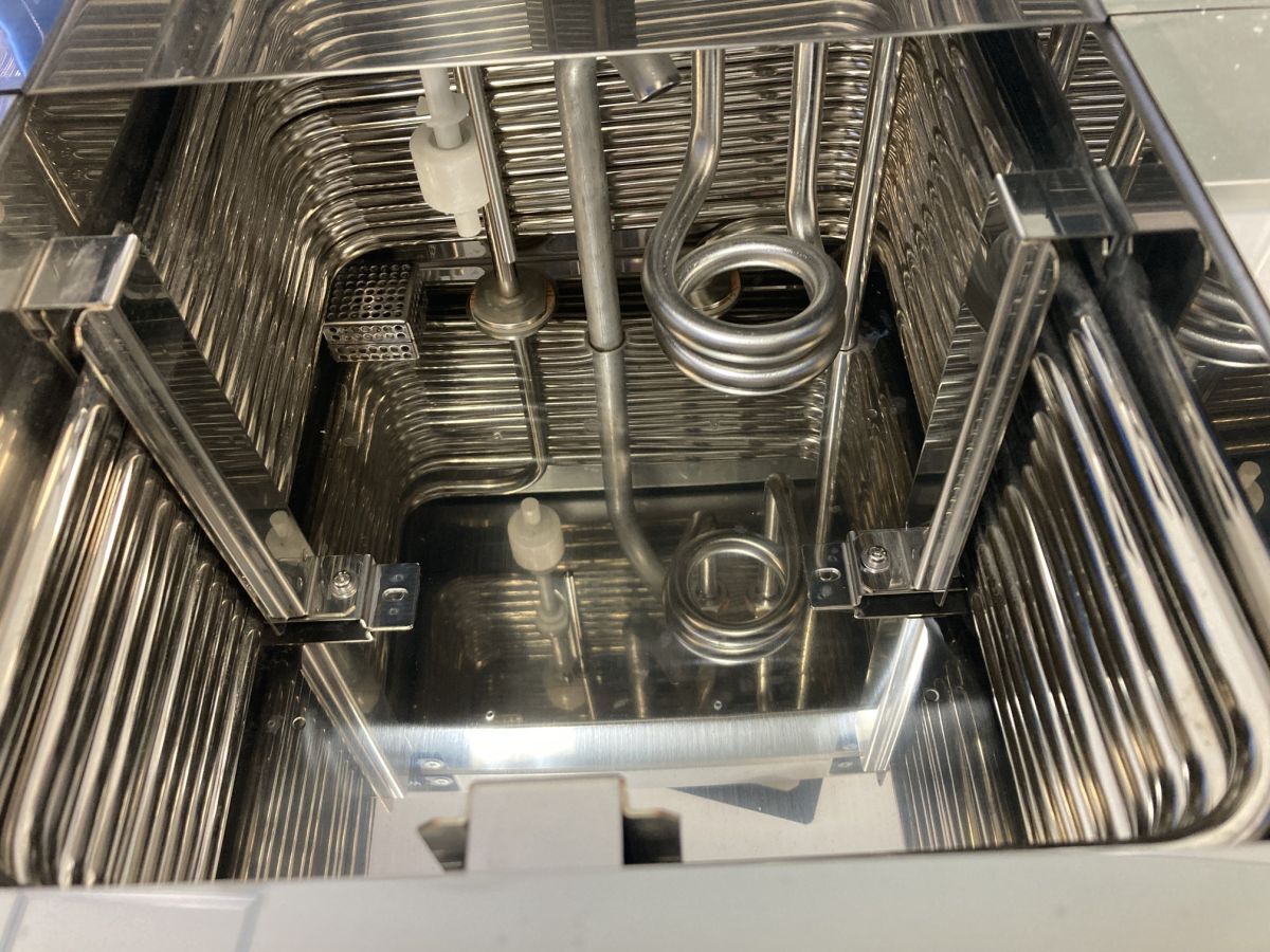 Yamato CFA302 Externally Sealed Precision Circulation Device Neo Cool Circulator Chiller [v1198489279]