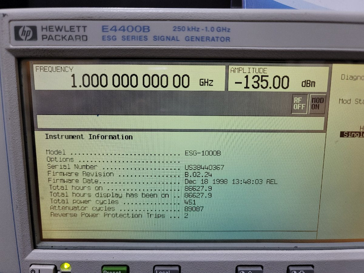 HP E4400B Analog RF Signal Generator 250kHz to 1GHz [w1198626021]