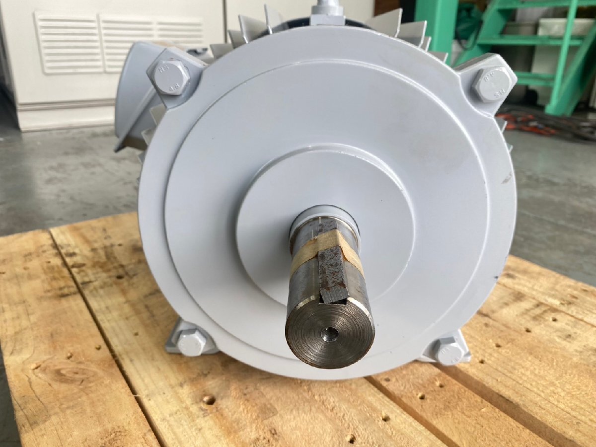 Mitsubishi Electric SF-PR Induction Motor 3-Phase 400V 4P 22kW [q1199926875]