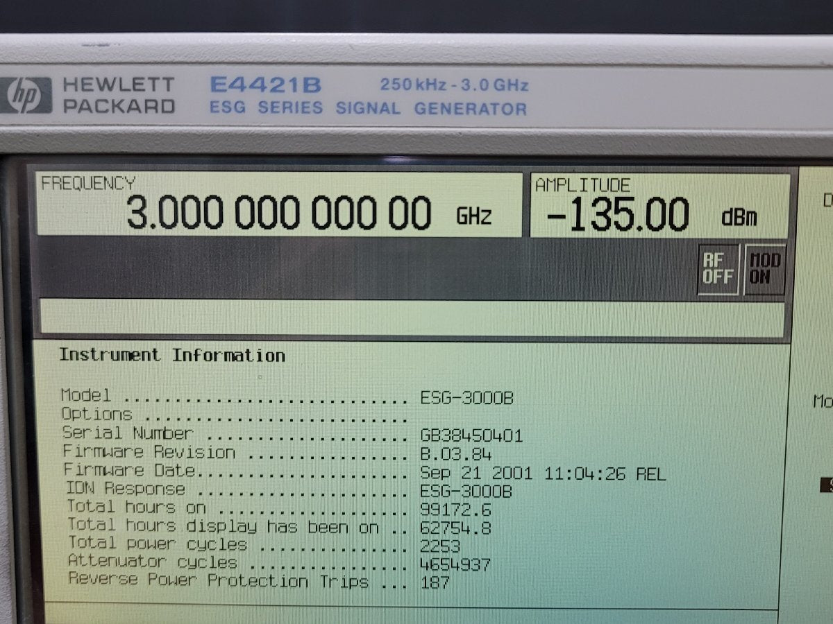HP E4421B Analog RF Signal Generator 250kHz-3GHz (as-is) [r1200519475]