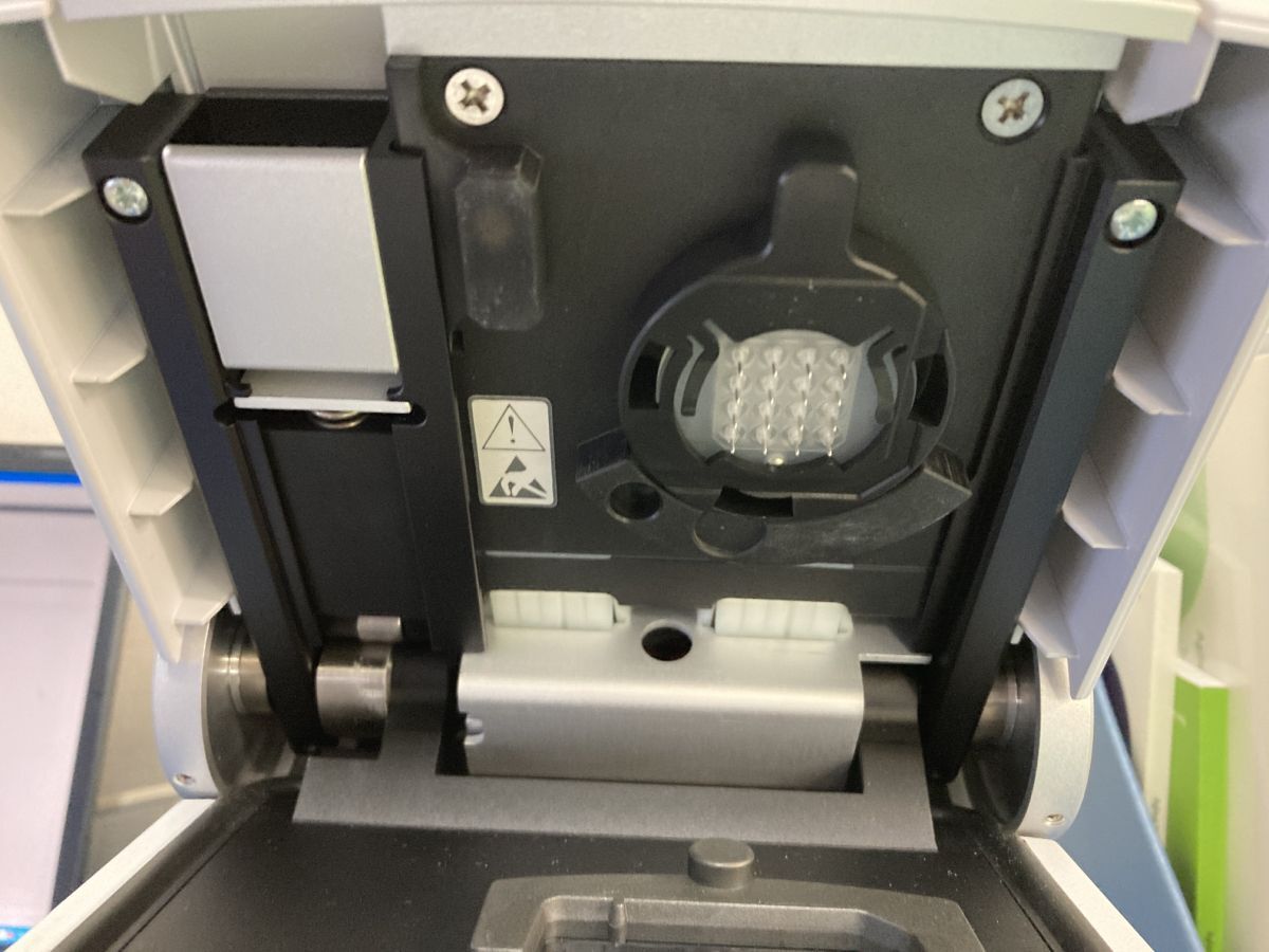 Agilent 2100 Bioanalyzer Electrophoresis System [1201563996]