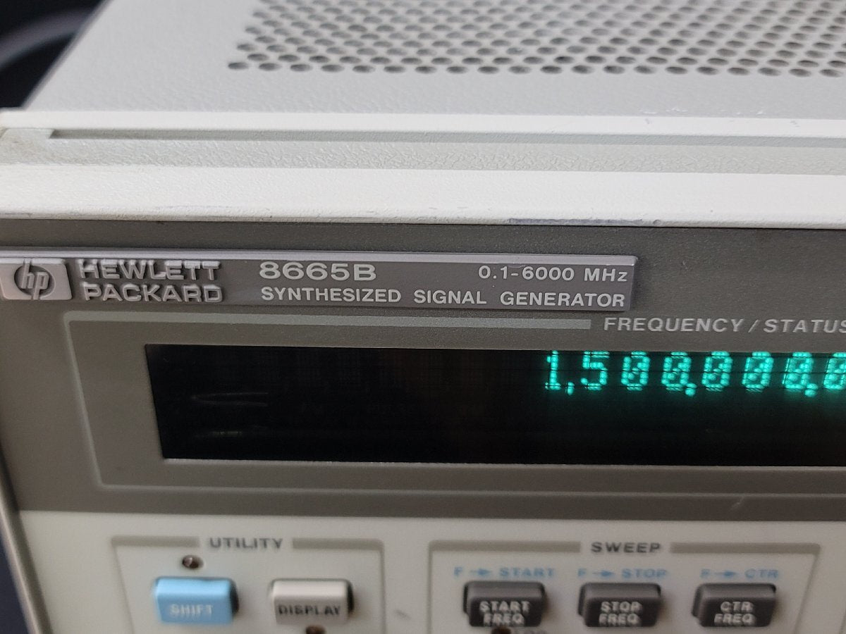HP 8665B Synthesized Signal Generator 100kHz-6GHz [x1202106309]