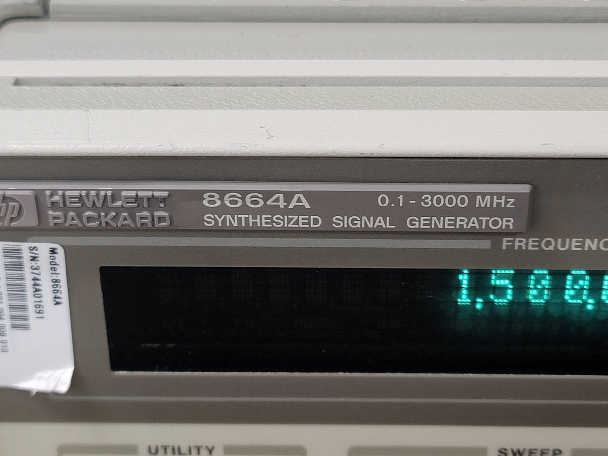 HP 8664A Synthesized Signal Generator 100kHz-3GHz [e1203467048]