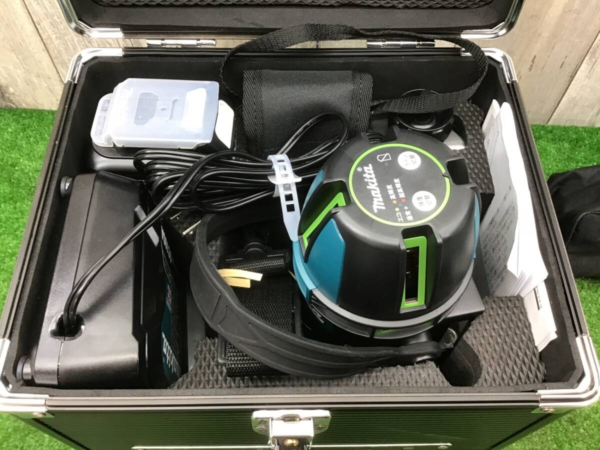 Makita SK507GD Laser Marking Device with Charger, 4.0Ah Battery, Tripod [q1205410170]