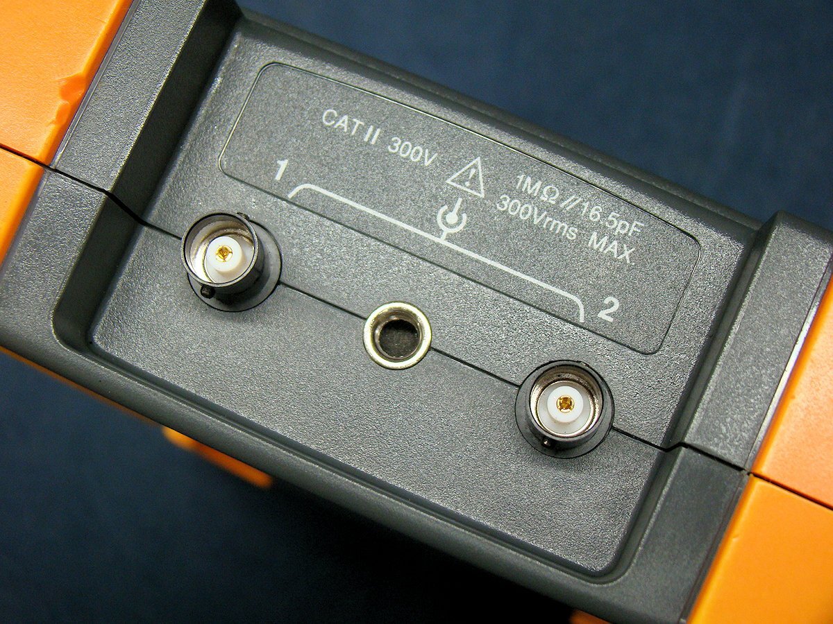 GW Instek GDS-320 Handheld Digital Oscilloscope DMM 200MHz 1GS/s [h1205649482]