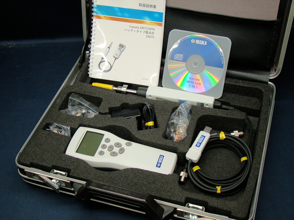 VAISALA DM70 Dew Point Thermometer Indicator MI70 Probe DMP74B [e1205667732]