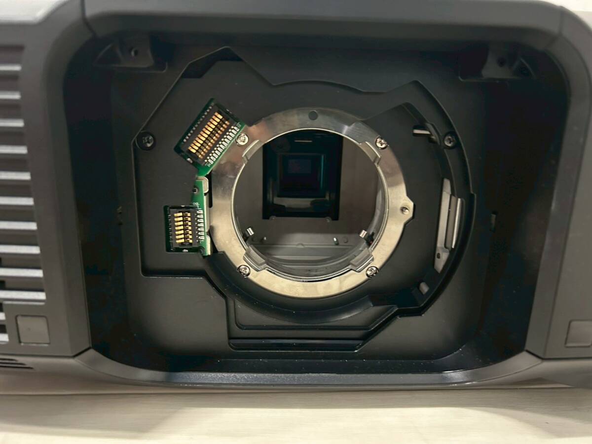 Epson EB-L1075U LCD Projector [t1206422763]
