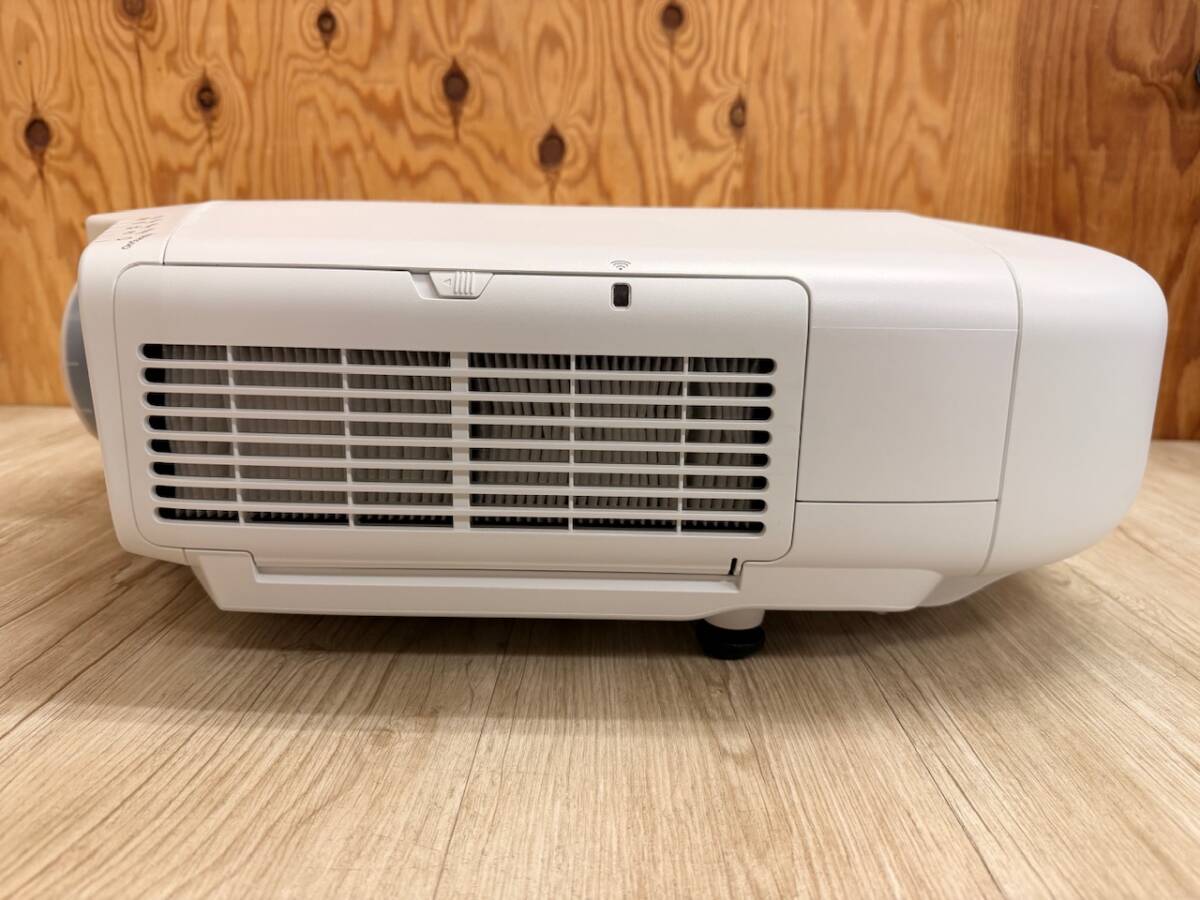 EPSON EB-G7000W Business Projector 6500 Lumens [u1206875427]