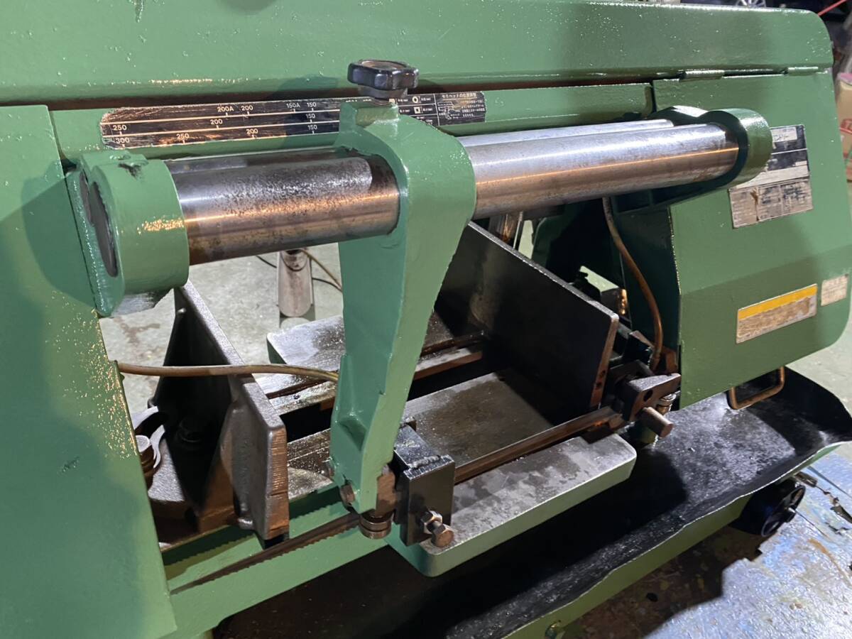 Hitachi Koki CB22FA Rotary Band Saw 220mm [1208416371]