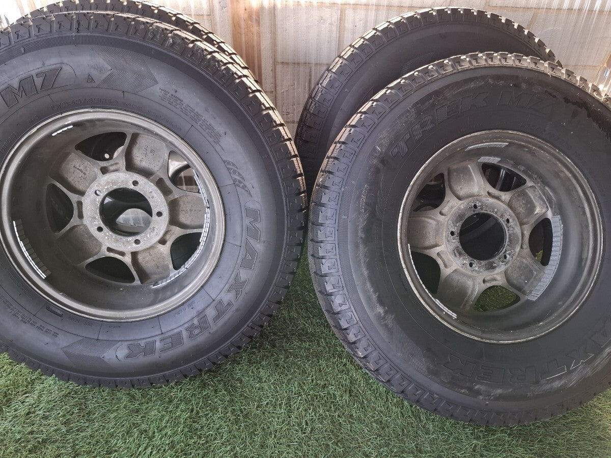 MAXTREK TREK M7 LT 235/85R16 10PR Studless Tire [t1208580044]