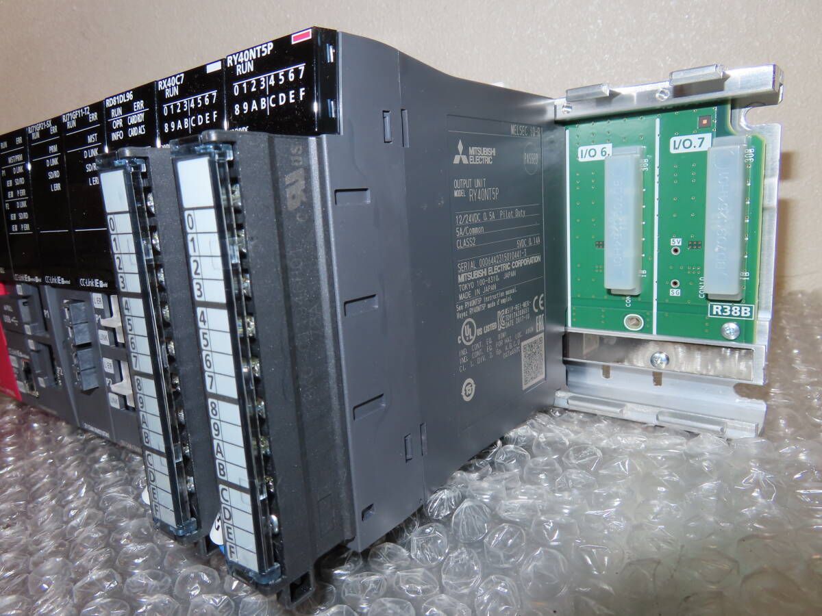 Mitsubishi Electric iQ-R PLC R61P R08ENCPU RJ71GP21-SX RJ71GF11-T2 RDB1DL96 RX40C7 RY40NT5P [v1209928397]