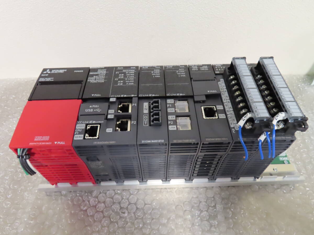 Mitsubishi Electric MELSEC iQ-R PLC R61P R08ENCPU RJ71GP21-SX RJ71GF11-T2 RDB1DL96 RX40C7 RY40NT5P [v1209928397]