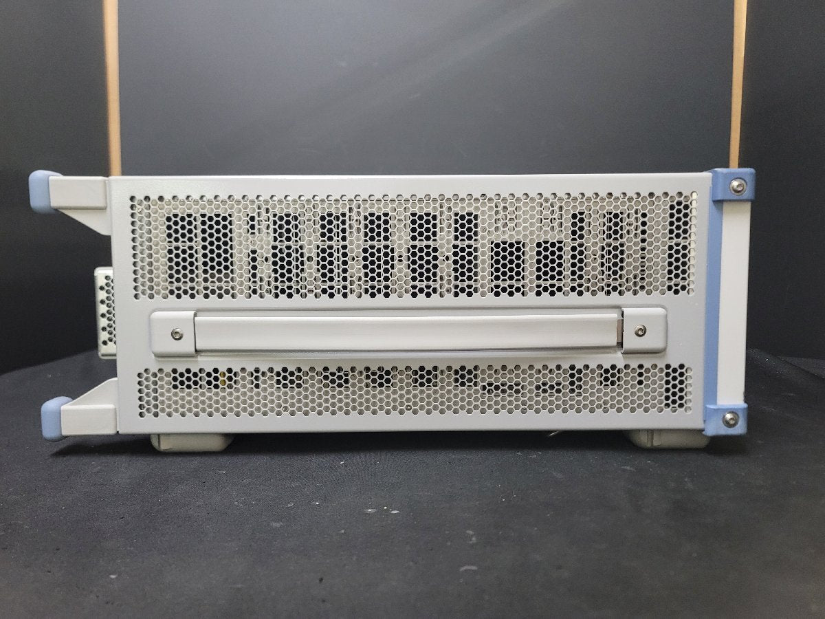 NBC R&S CMW500 Wideband Radio Communication Tester [v1210042010]