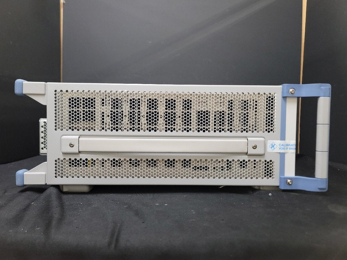 NBC R&S CMW500 Wideband Radio Communication Tester [j1210037768]