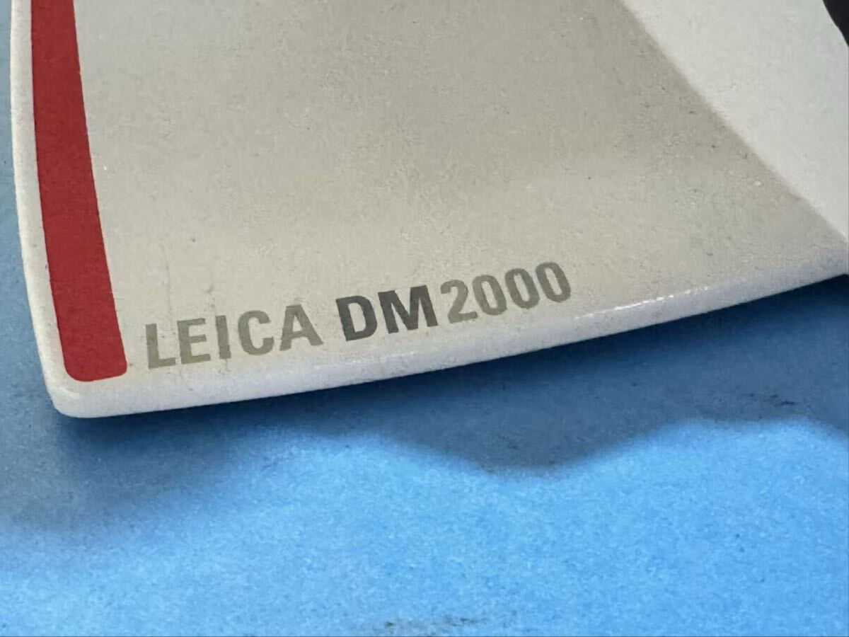 LEICA DM2000 Upright Microscope [q1211041578]