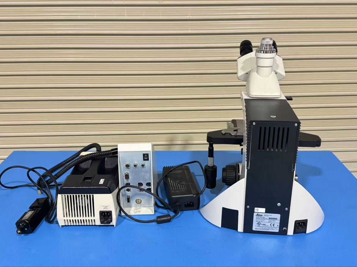 LEICA DM2000 Upright Microscope [q1211041578]