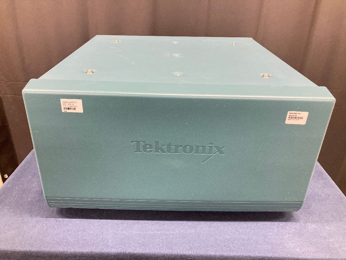 Tektronix AWG7122C Arbitrary Waveform Generator [t1211290733]