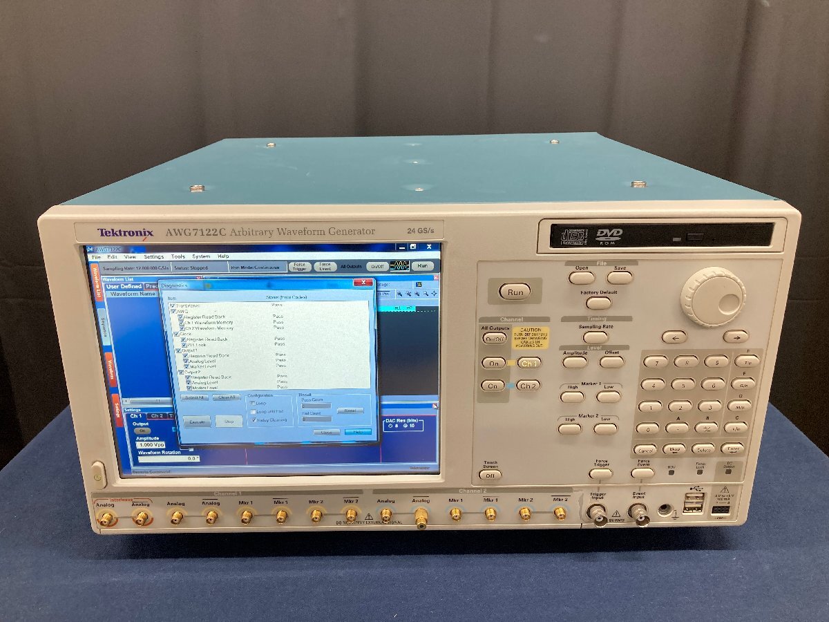 Tektronix AWG7122C Arbitrary Waveform Generator [t1211290733]