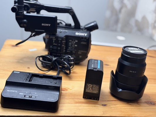 SONY PXW-FS5 4K Camera Kit with 18-105mm f4 Zoom Lens and AC Adapter [h1211623873]