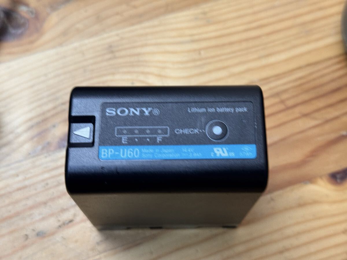 SONY PXW-FS5 4K Camera Kit with 18-105mm f4 Zoom Lens and AC Adapter [h1211623873]